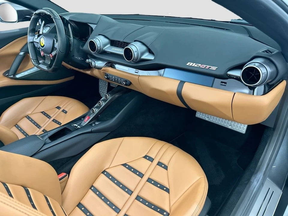 2022 Ferrari 812 GTS - Image 24 of 31