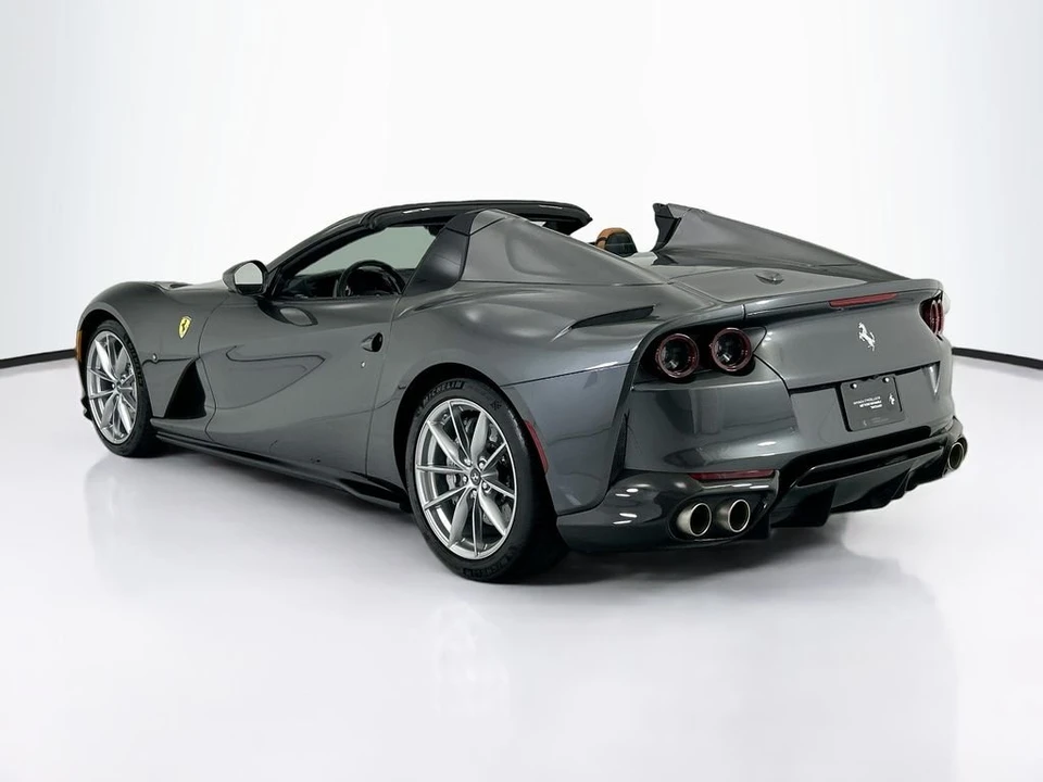 2022 Ferrari 812 GTS - Image 7 of 31