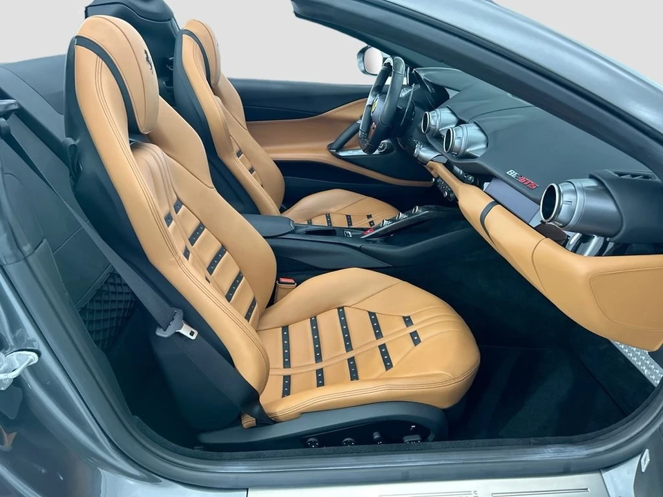 2022 Ferrari 812 GTS - Image 26 of 31
