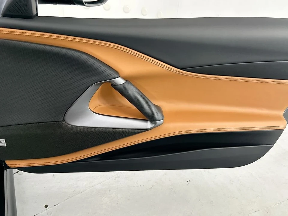 2022 Ferrari 812 GTS - Image 29 of 31