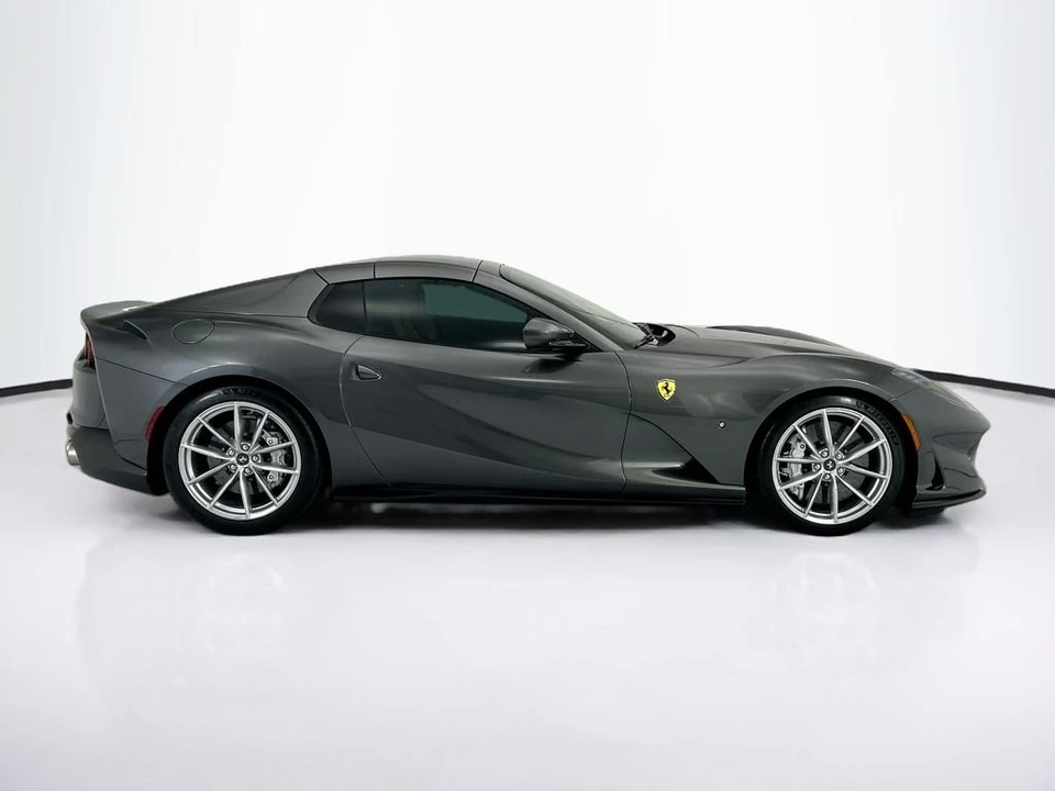 2022 Ferrari 812 GTS - Image 12 of 31