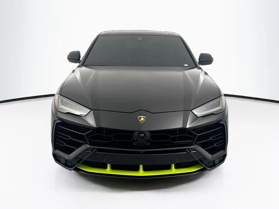 2022 Lamborghini Urus - Image 2 of 31