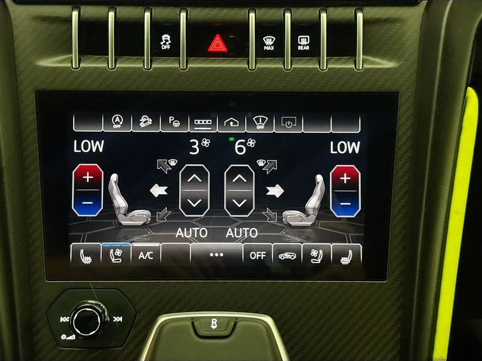 2022 Lamborghini Urus - Image 16 of 31