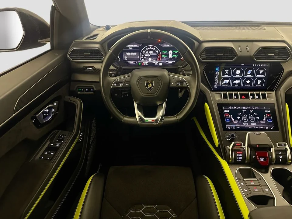 2022 Lamborghini Urus - Image 24 of 31