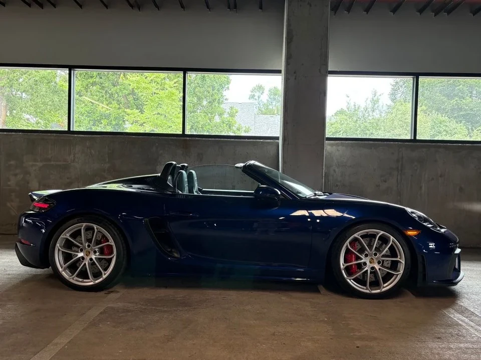 2022 Porsche - Image 11 of 31
