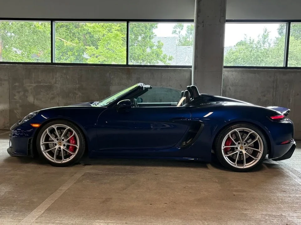 2022 Porsche - Image 3 of 31