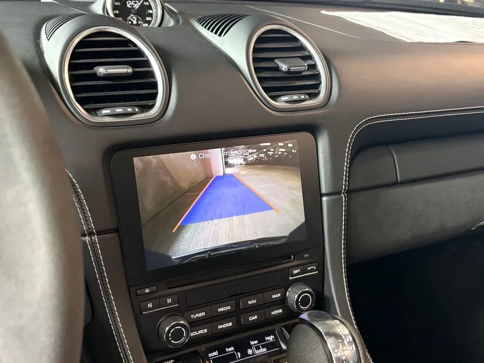 2022 Porsche - Image 26 of 31