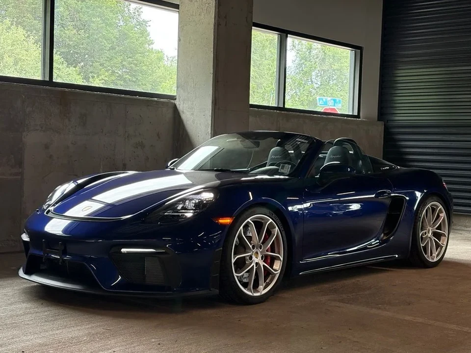 2022 Porsche - Image 2 of 31