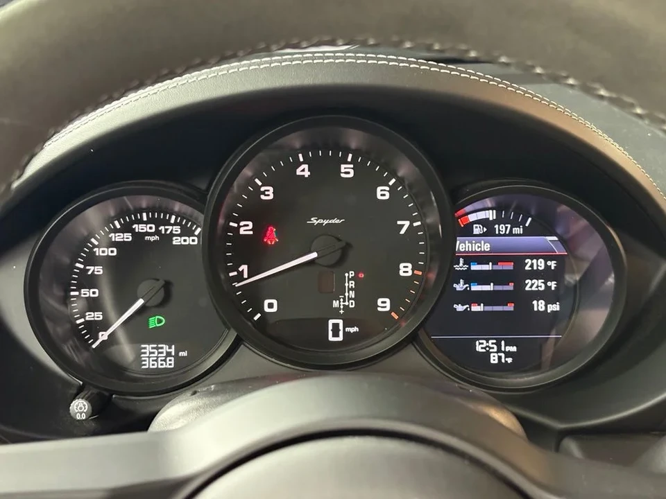 2022 Porsche - Image 23 of 31