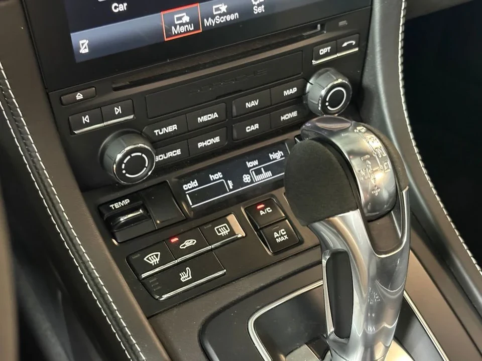 2022 Porsche - Image 27 of 31