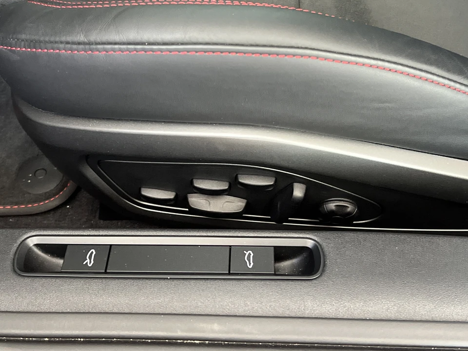 2022 Porsche 992 Carrera 4S - Image 17 of 31