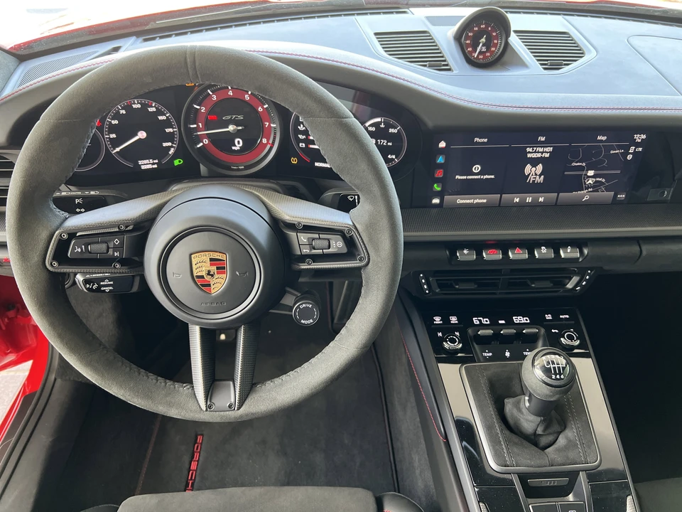 2022 Porsche 992 Carrera 4S - Image 29 of 31