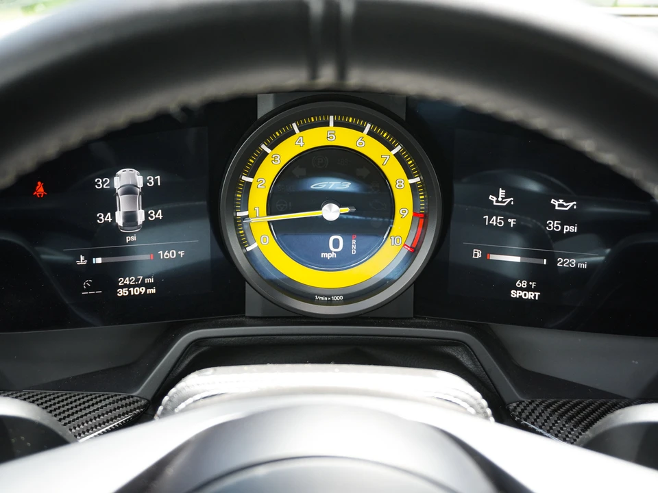 2022 Porsche 992 GT3 - Image 24 of 31
