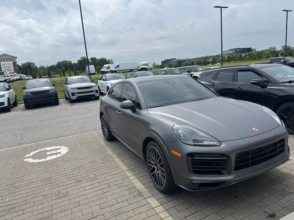 2022 Porsche 9Y0/9Y3 Cayenne Coupe - Image 2 of 22