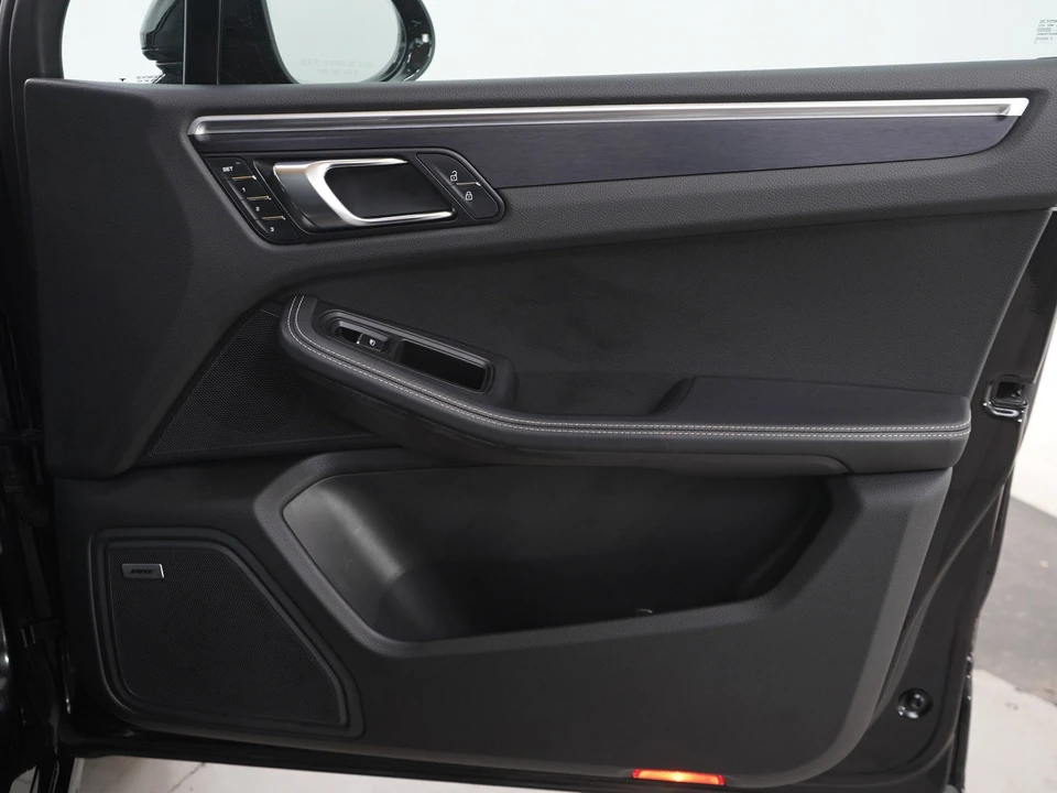2022 Porsche Macan GTS - Image 12 of 31