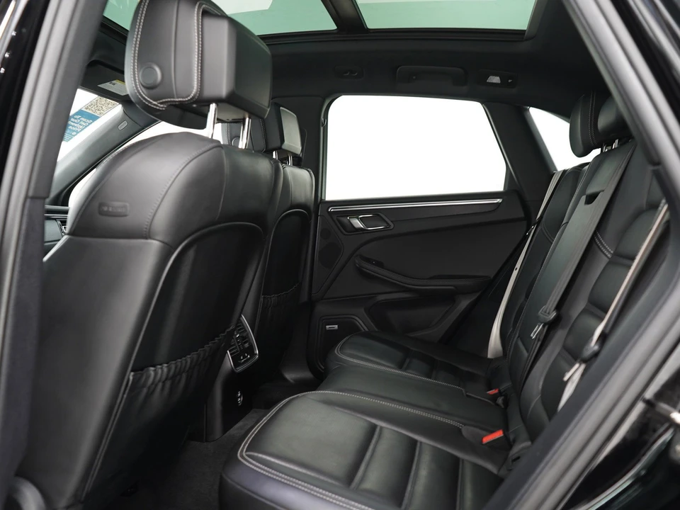 2022 Porsche Macan GTS - Image 16 of 31