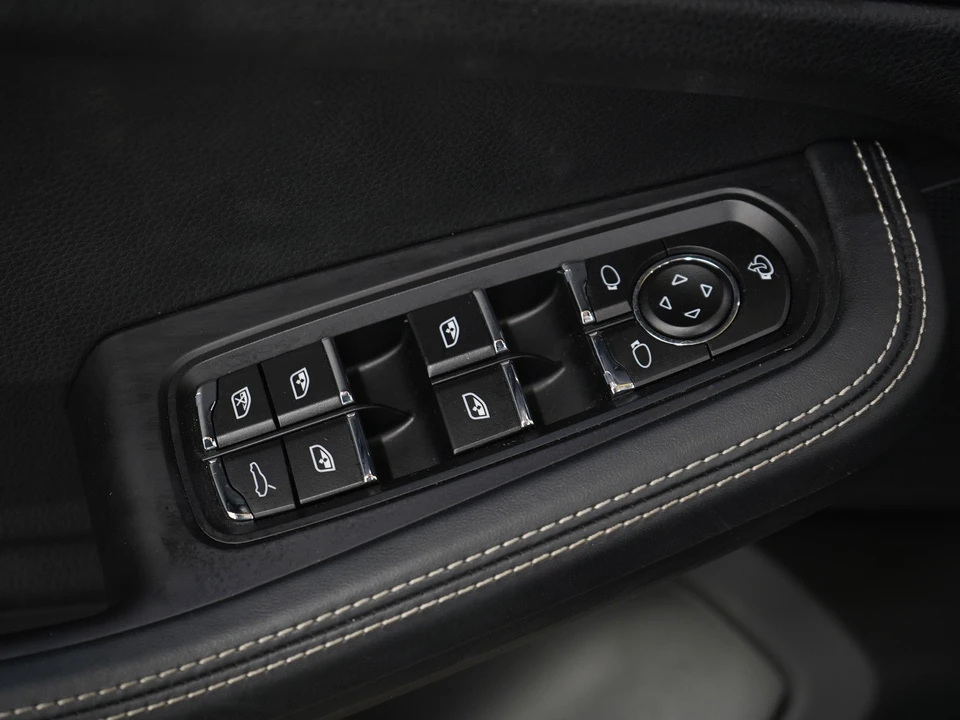 2022 Porsche Macan GTS - Image 25 of 31
