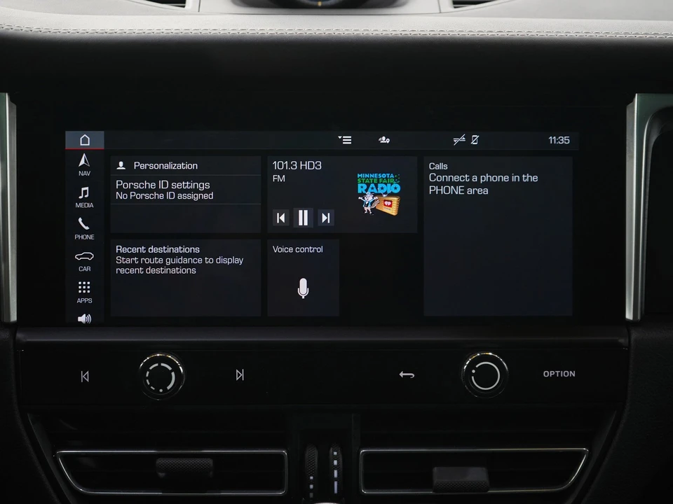2022 Porsche Macan GTS - Image 19 of 31