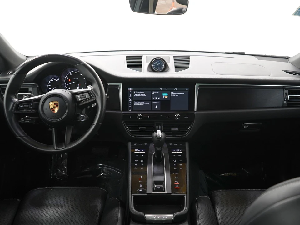 2022 Porsche Macan GTS - Image 17 of 31