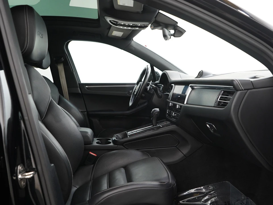 2022 Porsche Macan GTS - Image 13 of 31