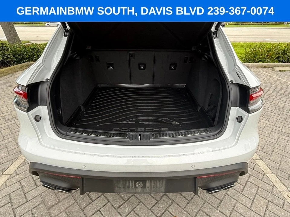 2022 Porsche Macan S - Image 14 of 26