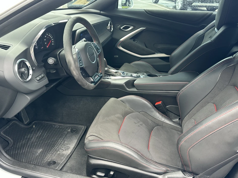 2023 Chevrolet Camaro ZL1 6th Gen - Image 30 of 31