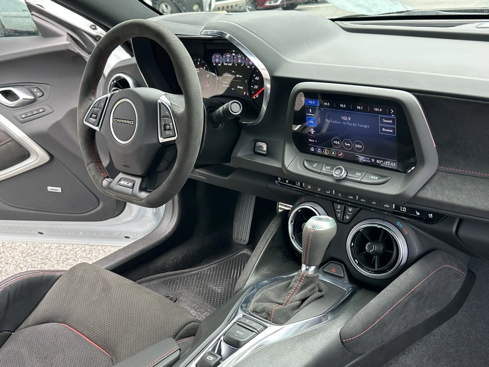 2023 Chevrolet Camaro ZL1 6th Gen - Image 17 of 31