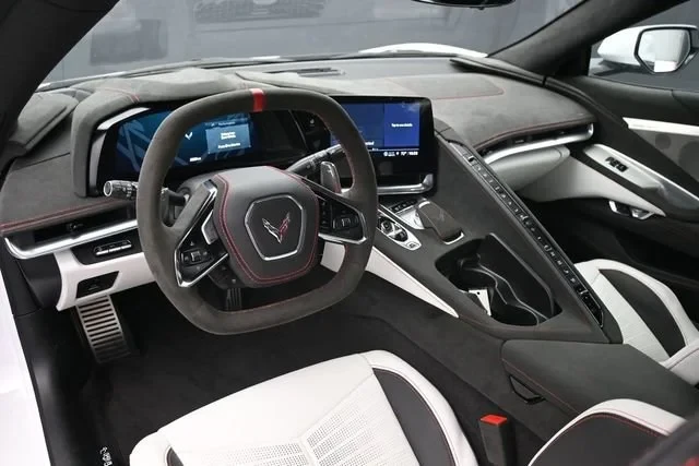 2023 Chevrolet Corvette C8 - Image 12 of 31