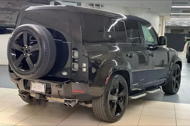 2023 Land Rover Defender L663 - Image 10 of 31