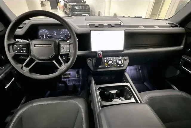 2023 Land Rover Defender L663 - Image 17 of 31