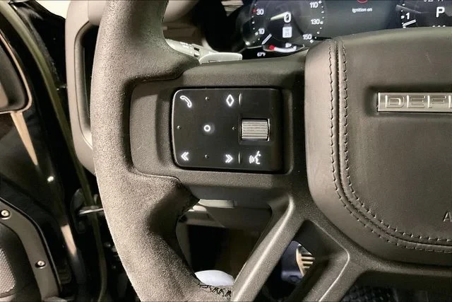 2023 Land Rover Defender L663 - Image 18 of 31