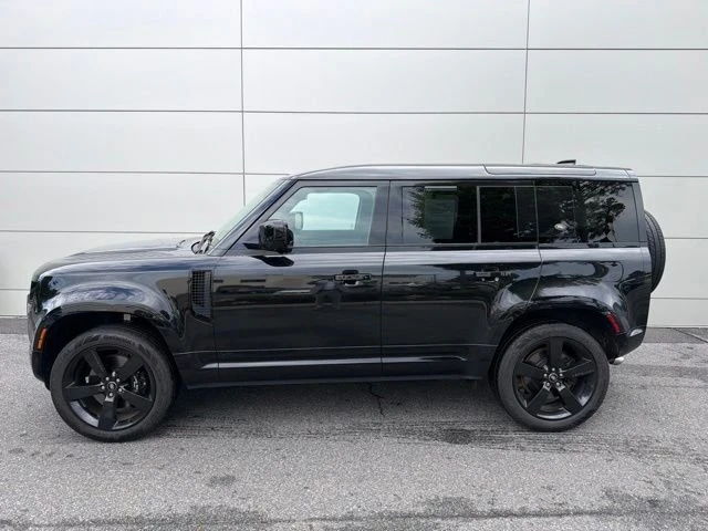 2023 Land Rover Defender V8 - Image 2 of 10