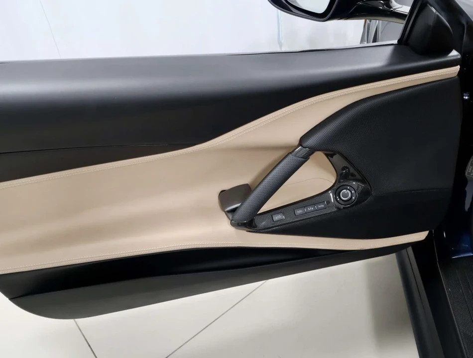 2023 Ferrari 812 GTS - Image 20 of 31
