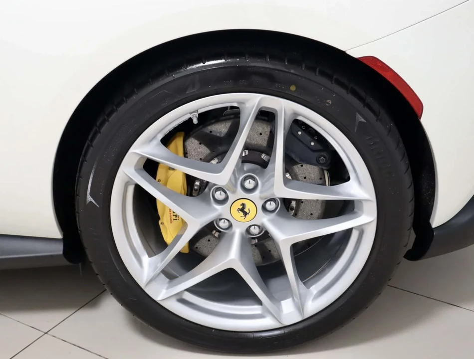 2023 Ferrari Roma - Image 9 of 31