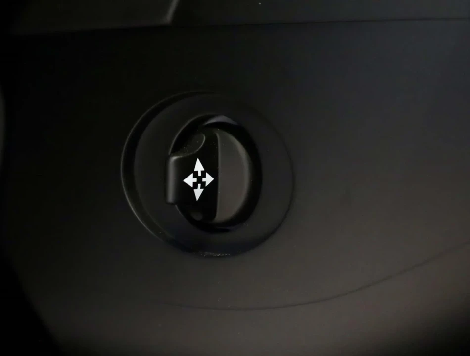 2023 Ferrari Roma - Image 29 of 31