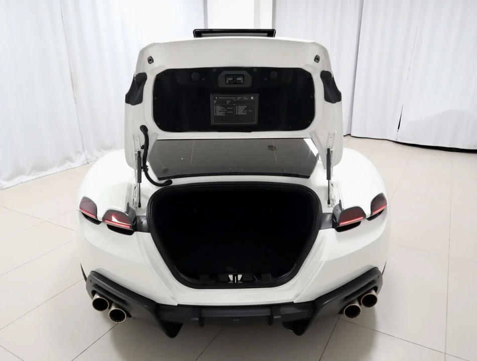 2023 Ferrari Roma - Image 10 of 31