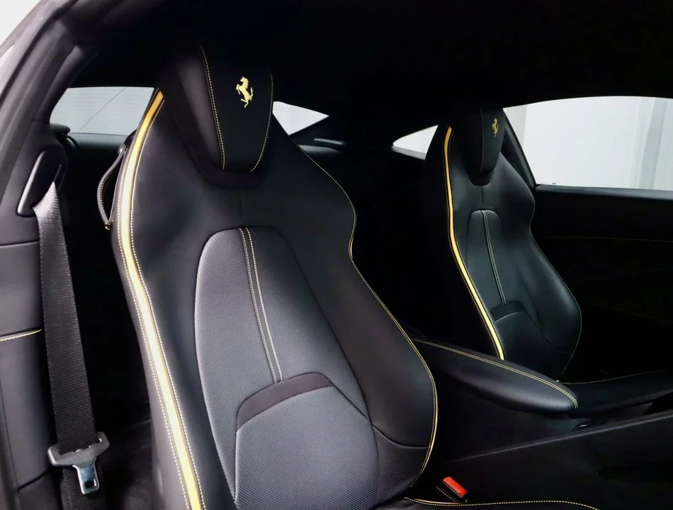 2023 Ferrari Roma - Image 16 of 31