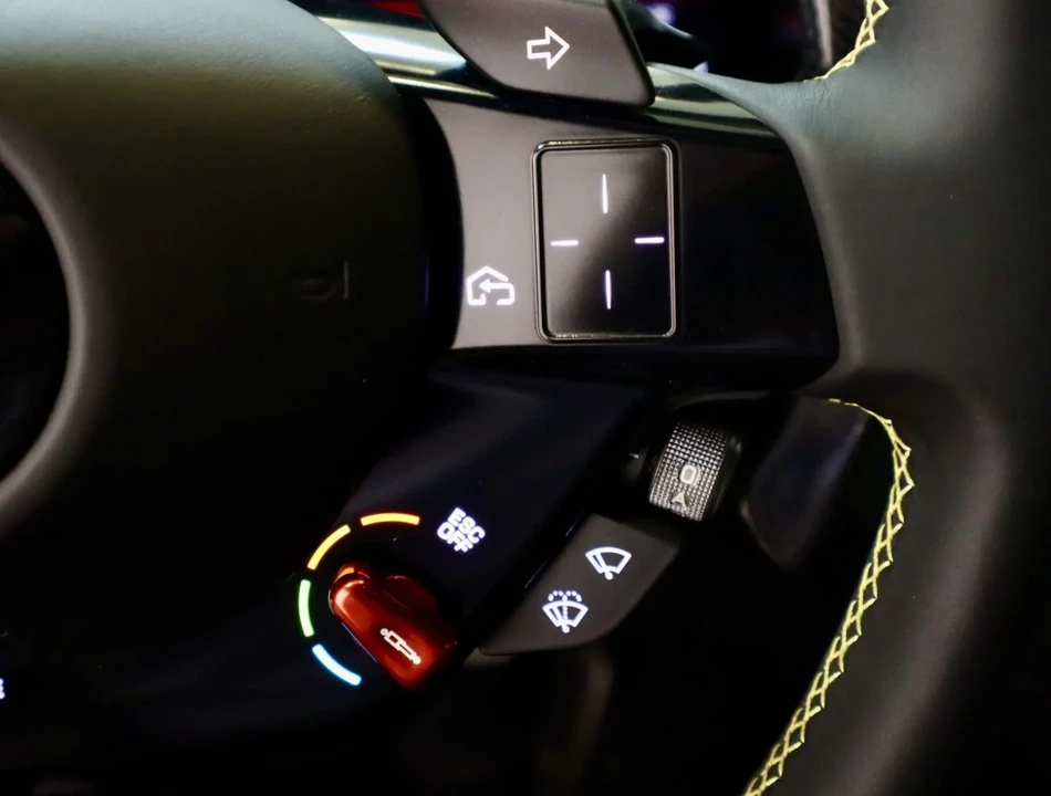 2023 Ferrari Roma - Image 26 of 31
