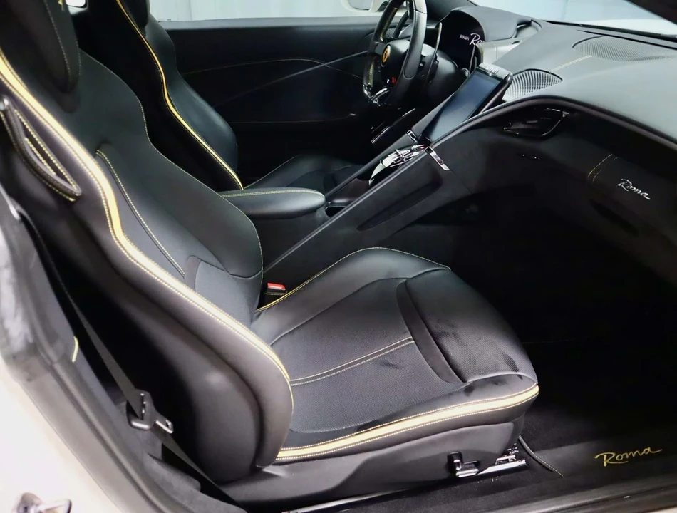 2023 Ferrari Roma - Image 14 of 31