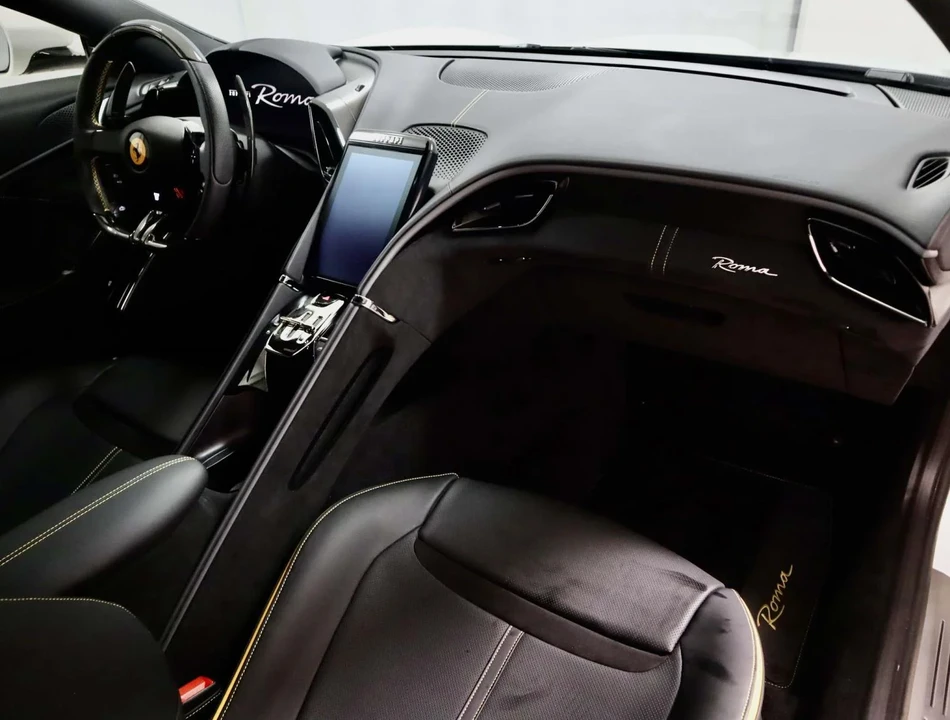 2023 Ferrari Roma - Image 15 of 31
