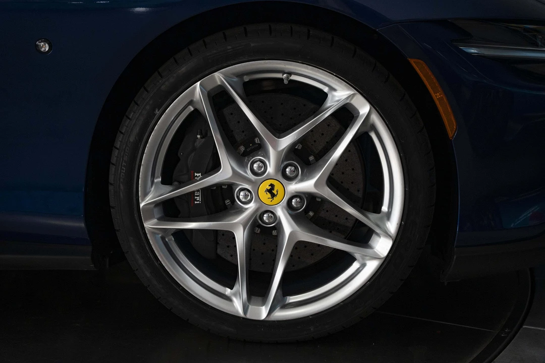 2023 Ferrari Roma - Image 15 of 31