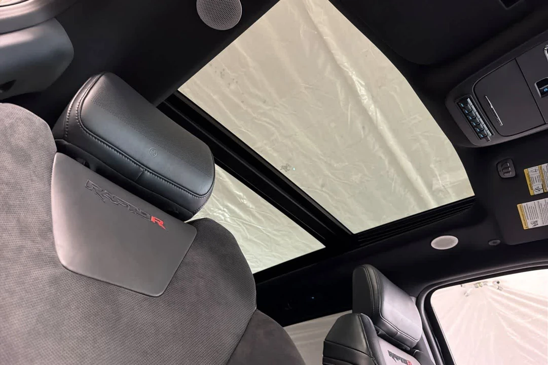 2023 Ford F-150 Raptor 14th Gen - Image 16 of 29