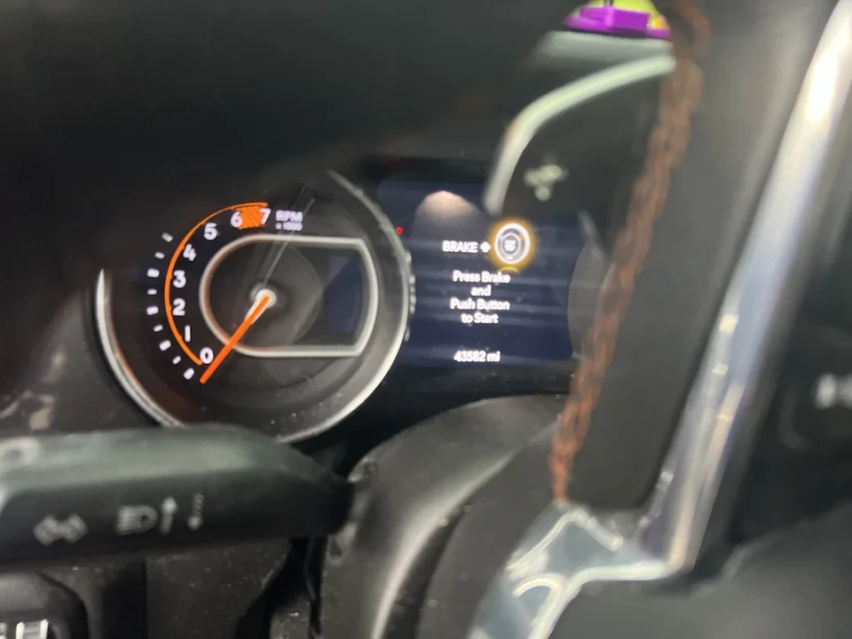 2023 Jeep JL Wrangler - Image 4 of 10