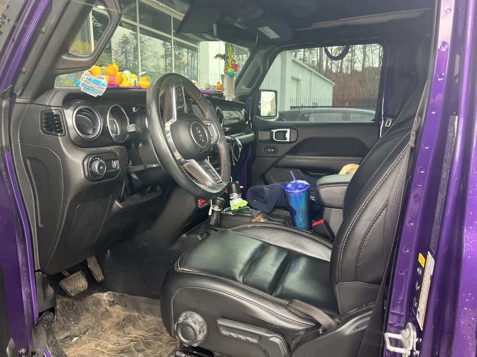 2023 Jeep JL Wrangler - Image 3 of 10