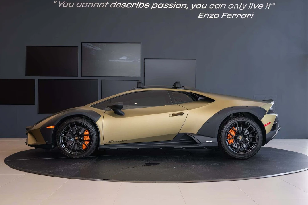 2023 Lamborghini Huracan Sterrato - Image 2 of 31