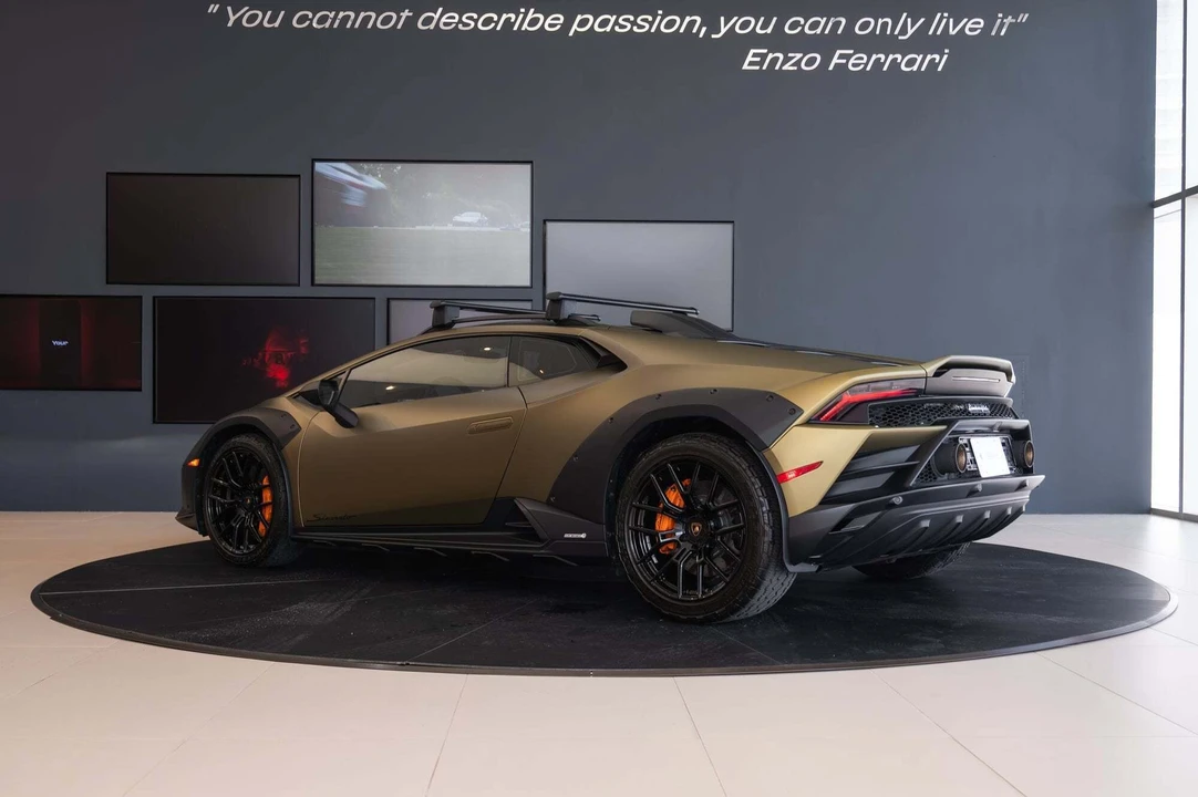 2023 Lamborghini Huracan Sterrato - Image 3 of 31