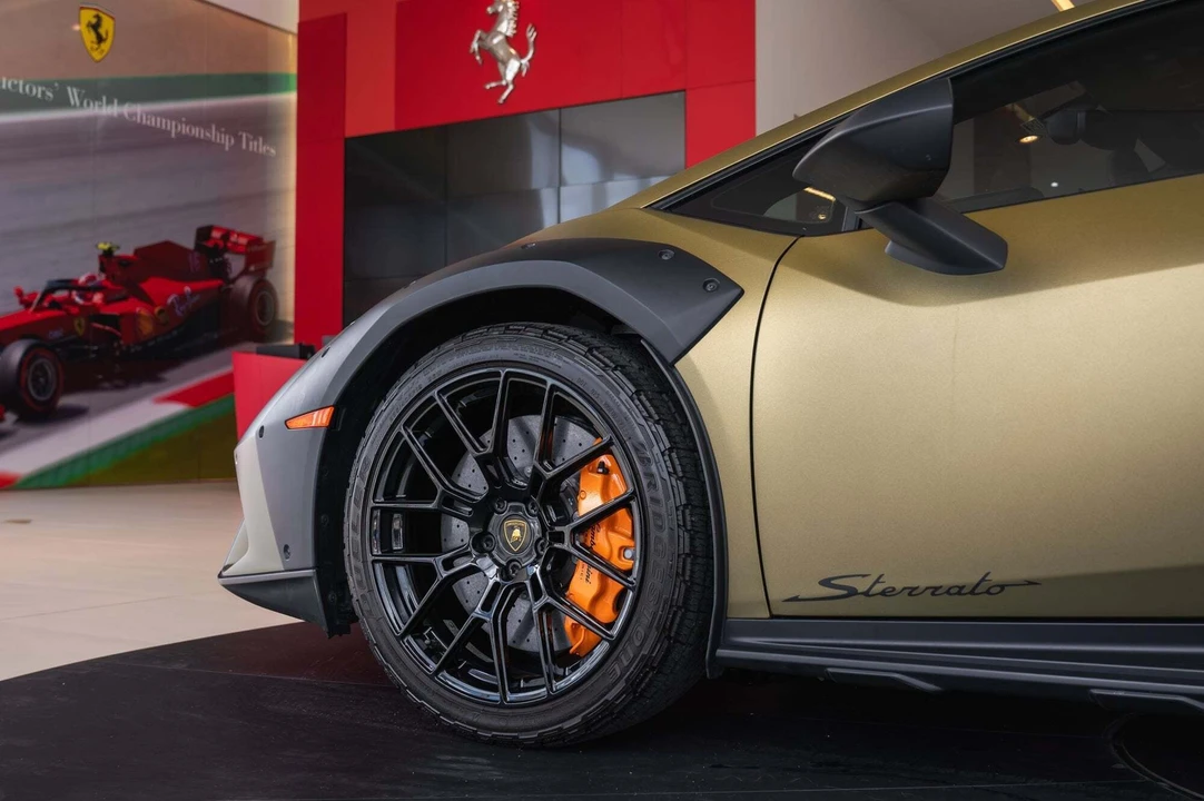 2023 Lamborghini Huracan Sterrato - Image 4 of 31