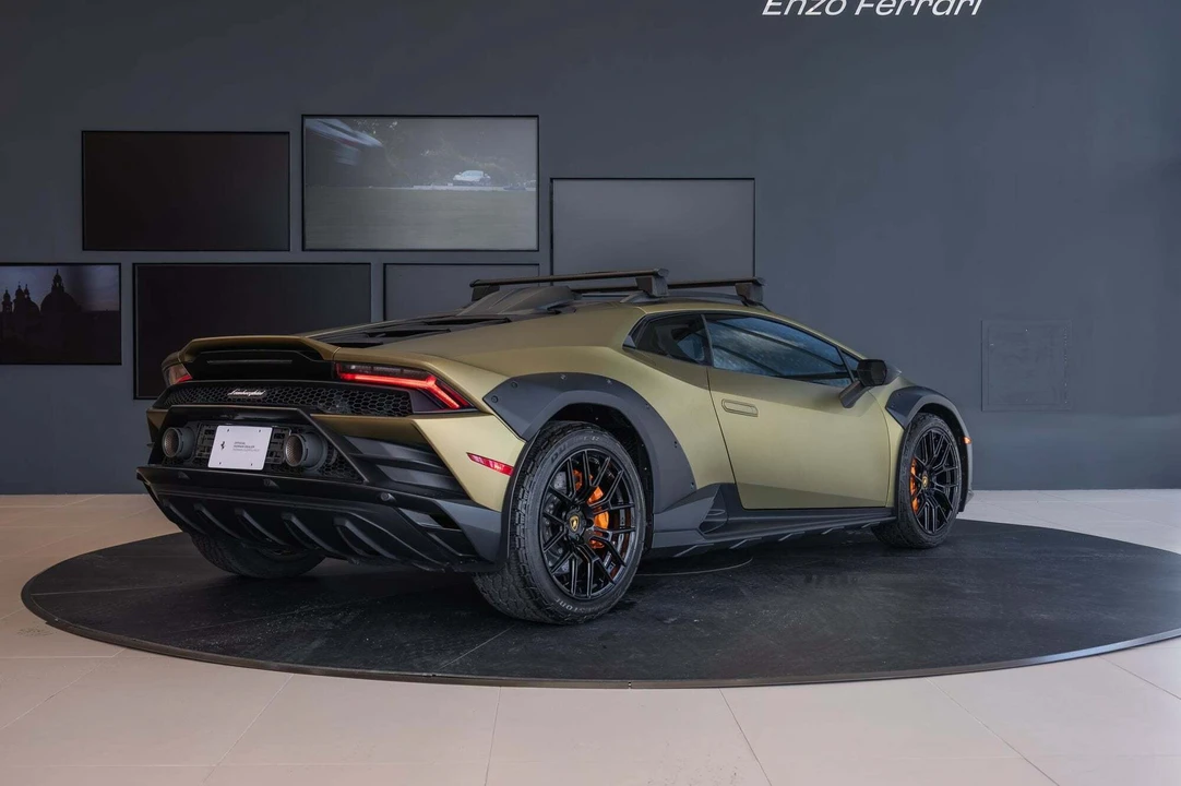2023 Lamborghini Huracan Sterrato - Image 7 of 31
