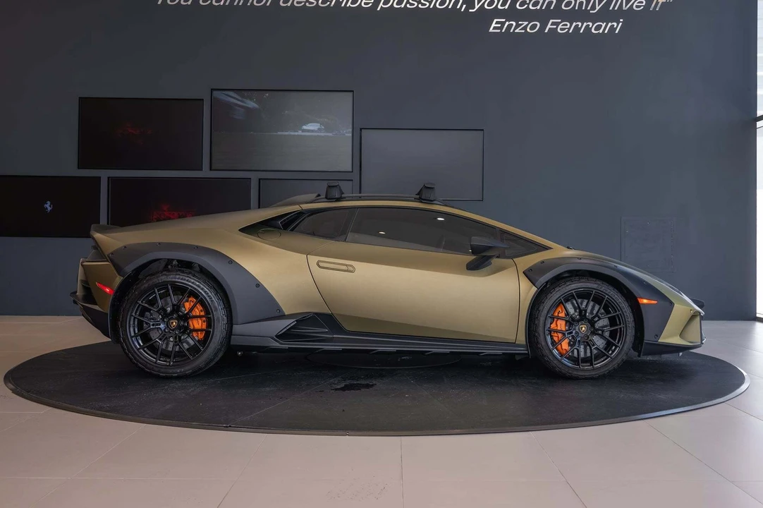 2023 Lamborghini Huracan Sterrato - Image 9 of 31
