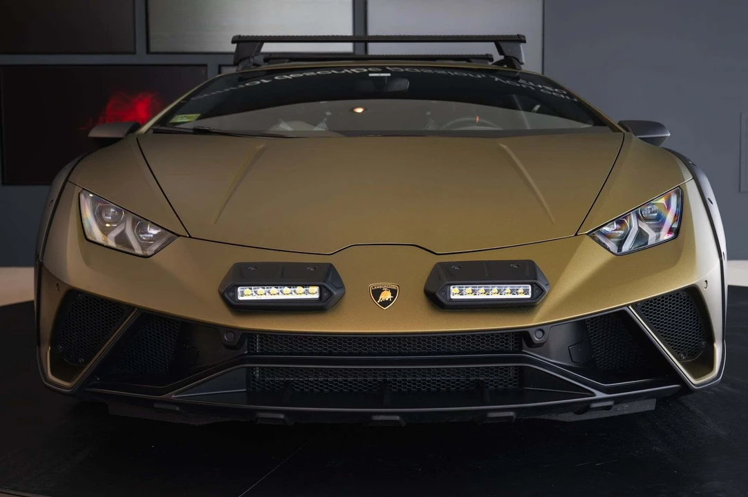 2023 Lamborghini Huracan Sterrato - Image 13 of 31